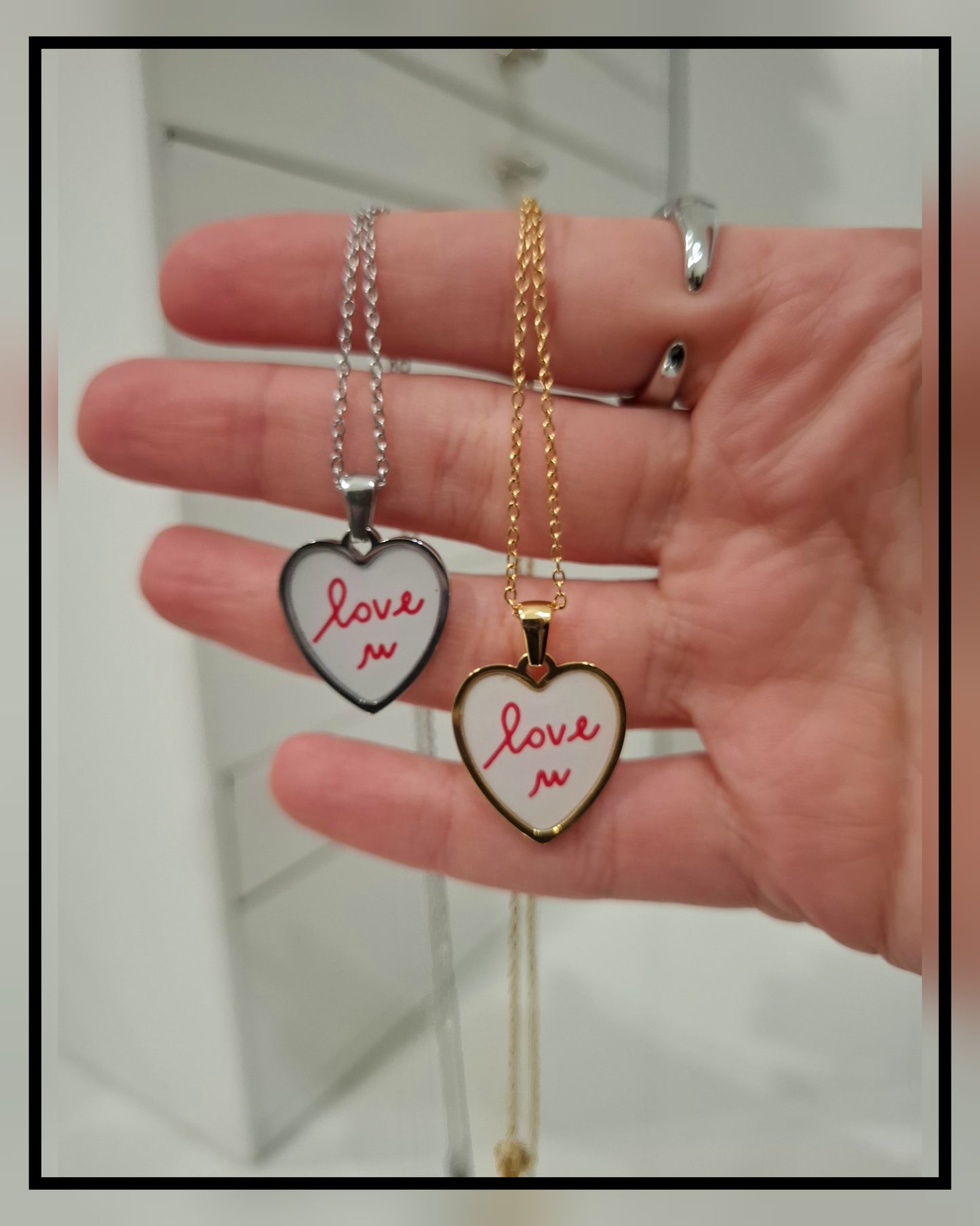 Collana love u