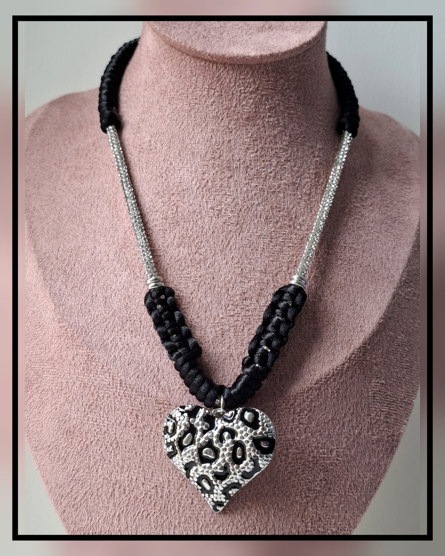 Collana DARK LOVE
